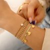 Armbanden Finaste | Snake Chain Armband Met Hartjes Goudkleurig