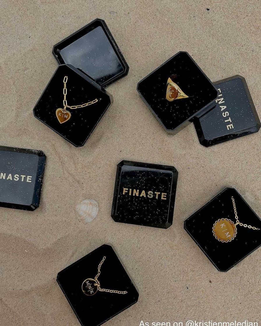 Kettingen Finaste | Ketting Met Drie Letters Goud Kleurig