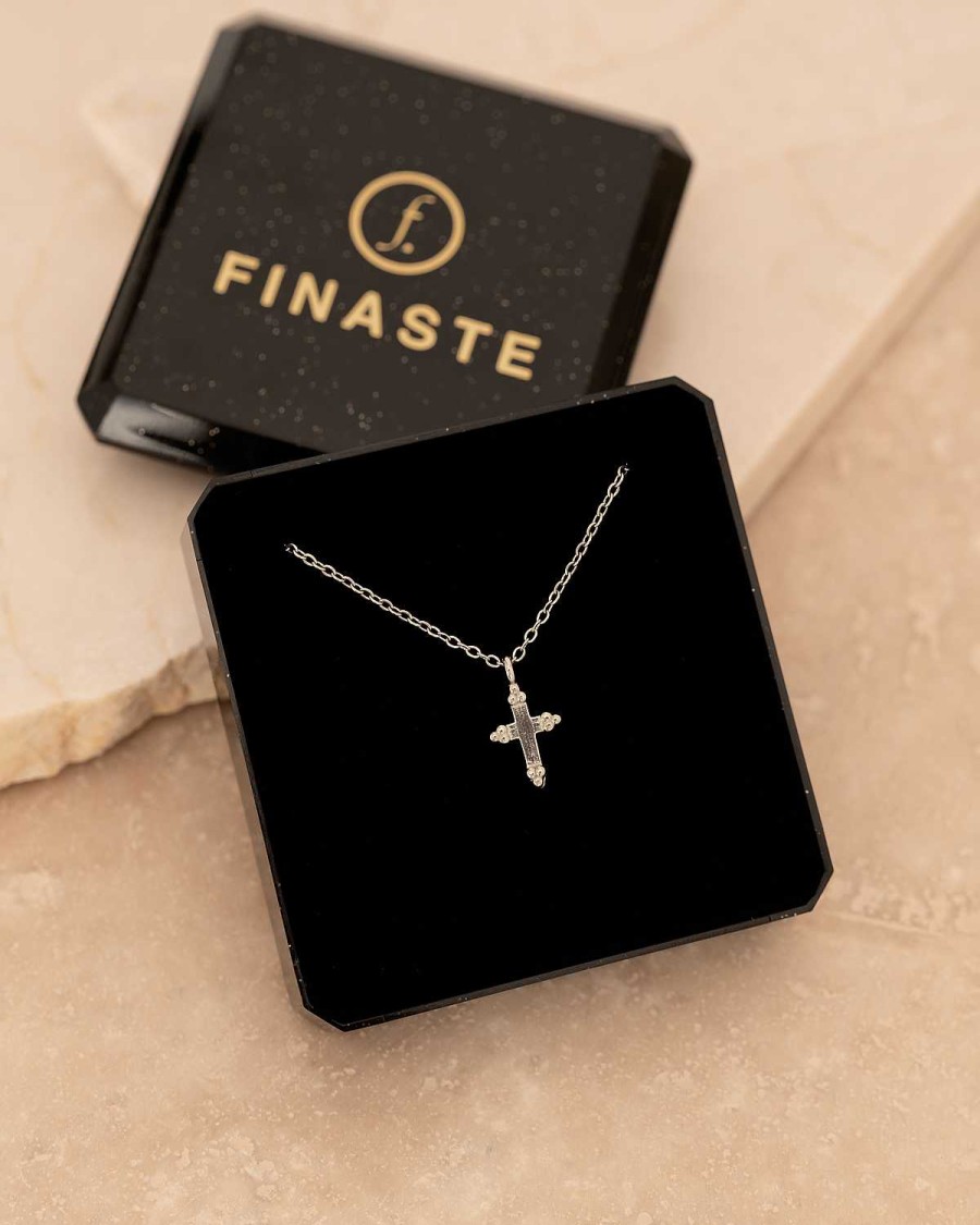 Kettingen Finaste | Vintage Cross Necklace